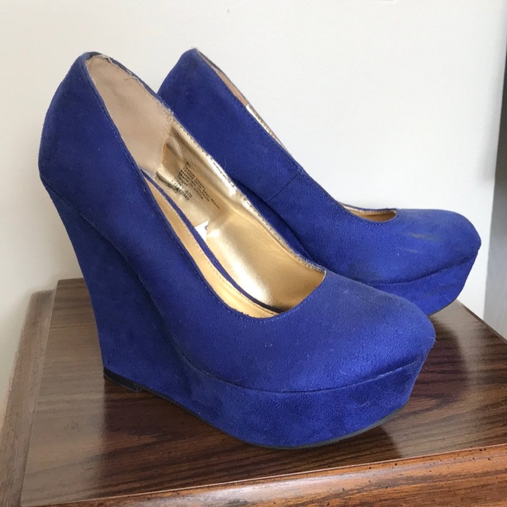 Blue wedges